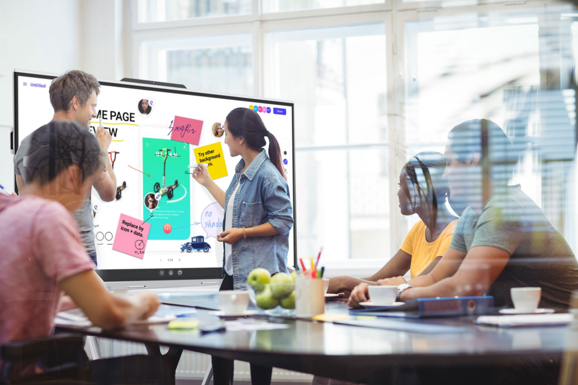 Interaktives Whiteboard beim Brainstormen