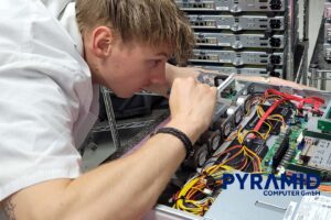 Qualitätskontrolle in der Pyramid-Fertigung in Ichtershausen